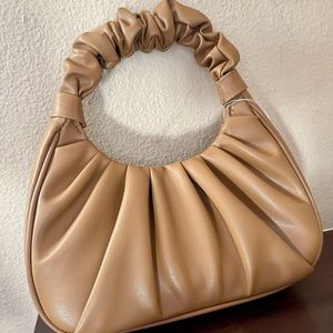 Croissant purse
